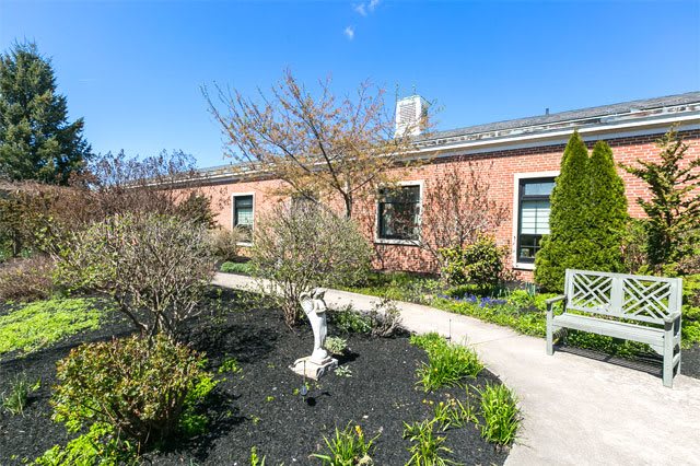 Laurel Lakes Rehabilitation And Wellness Center