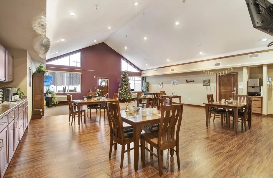 Suite Living Senior Care - Vadnais Heights