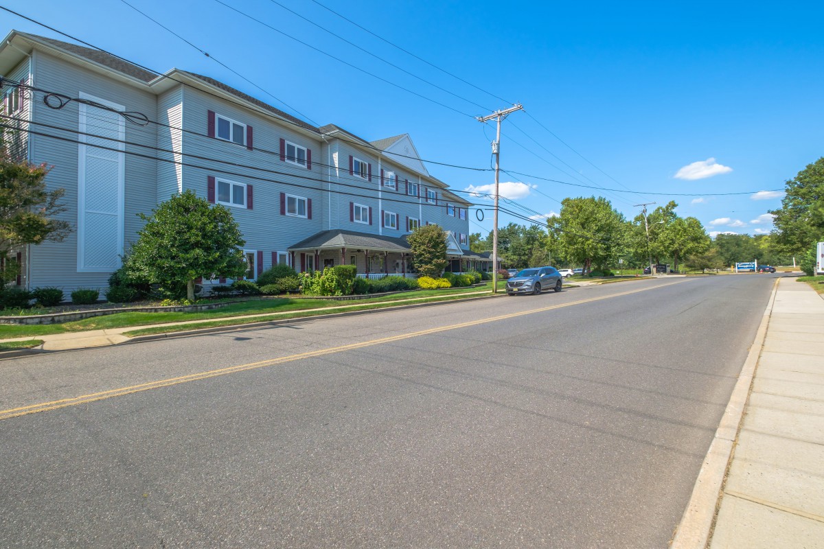Bayside Manor