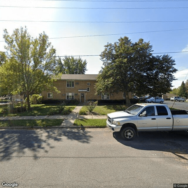 Pinewood Apartments