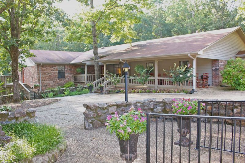 Green Oaks Inn Creel House
