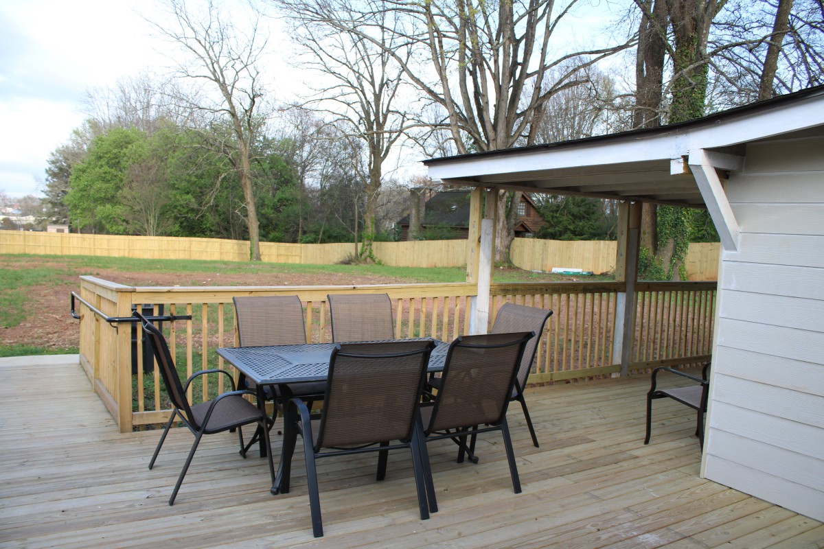 Hibiscus Manor
