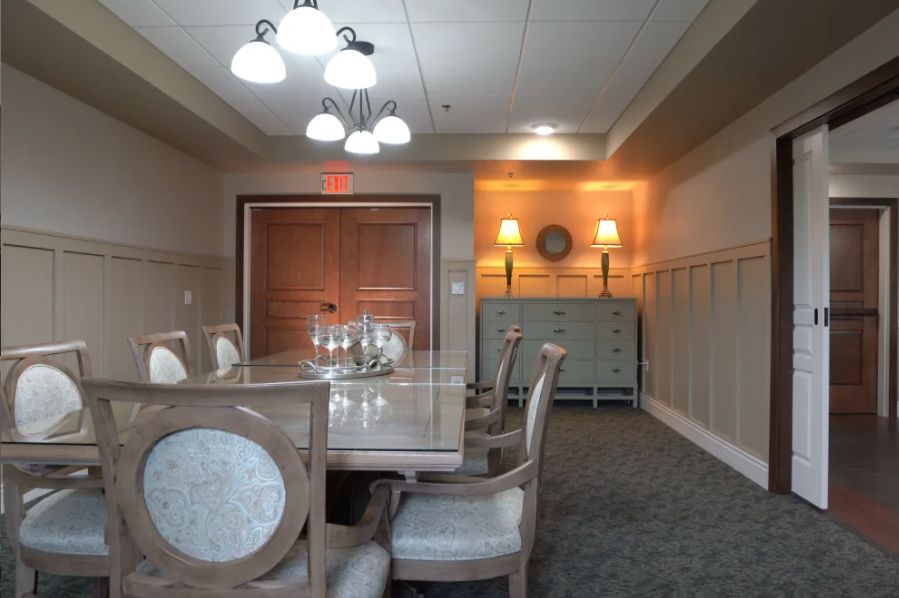 Deephaven Woods Senior Living