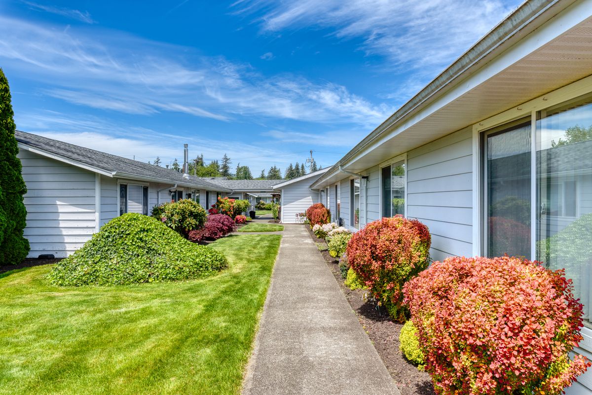 Beehive Retirement And Assisted Living Community